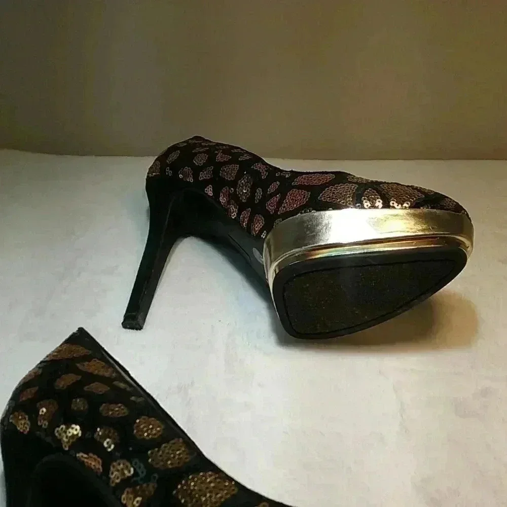 Vince camuro platform gold and  black